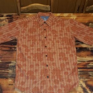 REI Shirt. Men's Size S. In EUC.